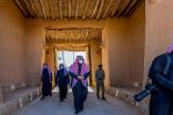 سمو أمير الحدود الشمالية يتفقد قصر الملك عبدالعزيز في مركز “لينة”