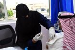 أهالي محافظة بيش يُقبلون على مركز لقاحات كورونا