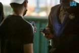 شرطة منطقة الجوف تتابع تطبيق بالإجراءات الاحترازية