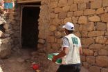 مركز الملك سلمان للإغاثة يوزع 2,300 كرتون تمر في الضالع