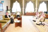 سمو أمير الرياض يستقبل أمين لجنة شباب المنطقة ويوافق على إعادة تشكيل المجلس