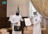 رئيس جامعة أم القرى يكرم 13 طالباً وطالبة حصدوا جوائز بمعرض جنيف للابتكارات 2021