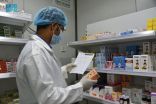 العيادات الطبية المتنقلة لمركز الملك سلمان للإغاثة في عبس بمحافظة حجة تواصل تقديم خدماتها العلاجية