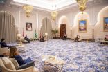 سمو ولي العهد يلتقي وزير الخارجية البريطاني