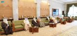 سمو أمير الرياض يستقبل رئيس وأعضاء جمعية منتدى الخبرة