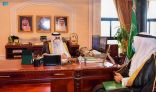 سمو أمير تبوك يطلع على تقرير عن سير العمل بمراكز اللقاحات بالمنطقة
