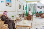 سمو الأمير فيصل بن خالد بن سلطان يستقبل مدير عام الطرق بالمنطقة