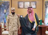 سمو أمير الحدود الشمالية بالنيابة يقلد قائدي قوة الواجب بعرعر وطريف رتبهما الجديدة