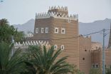 سياحة وترفيه / البيوت الطينية بقرى “الصروف” و “طيبة الاسم” و “حمامة”.. شواهد عمرانية معبأة بالثبات والجمال