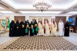 سمو أمير القصيم يكرم 3 طالبات ومعلمة من تعليم المنطقة لحصولهن على جوائز دولية ومحلية