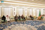 سمو أمير منطقة الجوف يستقبل المدير العام لمركز عبدالرحمن السديري الثقافي ويكرم المشاركين بجائزة أبحاث الزيتون
