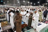 جموعا غفيرة شهدها المسجد الحرام ليلة 17 من رمضان