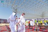 سمو الأمير فيصل بن نواف يقف على خدمات جمرك وجوازات منفذ الحديثة