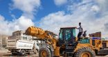 حملة البرنامج السعودي لتنمية وإعمار اليمن «عدن أجمل» تحقق إنجازاً كبيراً في عملية إزالة المخلفات والقمامة المتكدسة في العاصمة المؤقتة عدن
