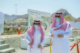 سمو أمير المدينة المنورة يتفقد سير العمل في مشروع التأهيل البيئي لوادي قناة