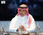 وزير الإعلام يلتقي الوفد الإعلامي المرافق لزيارة سمو ولي العهد للجمهورية الفرنسية