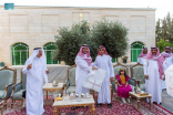 سمو أمير منطقة الجوف يستقبل أبناءه الأيتام ويشاركهم تناول الإفطار