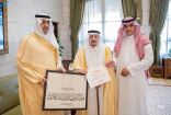 سمو أمير منطقة الرياض يستقبل الطالب بن سعيدان لحصوله على المركز الأول في مسابقة الخط العربي