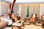 سمو أمير المنطقة الشرقية يستقبل الأمين العام لدارة الملك عبدالعزيز