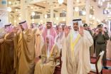 سمو أمير منطقة الرياض بالنيابة يؤدي صلاة الميت على الأمير عبدالرحمن بن ناصر بن عبدالعزيز