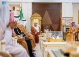 سمو أمير #القصيم يستقبل محافظ وأهالي الشماسية.