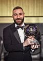 #كريم_بنزيمة لاعب ريال مدريد يفوز بجائزة الكرة الذهبية لأفضل لاعب في العالم.