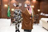 سمو أمير حائل يقلد الثقفي رتبته الجديدة