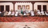 الأمير تركي بن طلال يلتقي مشايخ القبائل في عسير ويكرّم نماذج لمبادرات مجتمعية منوعة