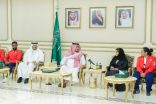 نائب أمير الشرقية يستقبل فريق “شعلة الشرقية” 