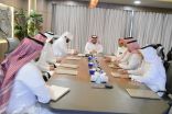 محافظ محايل يتفقد بلدية المحافظة