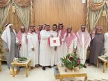الأستاذ عبدالرحمن بن محمد ناشب يحتفل بتخرج ابنه ” زياد ” من كلية الشريعة والقانون بجامعة جازان