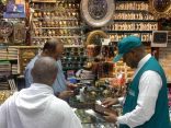 *”التجارة”: جولات رقابية مكثفة على الأسواق ومنافذ البيع بموسم العمرة والطرق المؤدية إلى مكة المكرمة والمدينة المنورة*