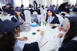 طلاب وطالبات مدارس تعليم الشرقية ينفذون التجارب العلمية في بيئة الجاذبية الصغرى. 