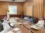 رئيس بلدية الخفجي ومدير فرع شركة المياه الوطنية يناقشان المشاريع المستقبلية لخطوط المياه والصرف الصحي بالمحافظة*