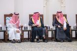 نائب أمير الشرقية يقدم التعازي للأمير فهد بن عبدالله بن جلوي