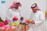 الرمان الأسود .. يبهر زوار مهرجان الرمان 12 بالباحة