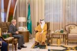أمير الشرقية يستقبل القنصل الأمريكي بالظهران 