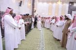 *محافظ محايل يؤدي الصلاة على شهيد الواجب (الهلالي) وينقل تعازي القيادة لذويه*