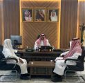 محافظ محافظة الطوال يستقبل في مكتبه أعضاء مجلس إدارة الجمعية الخيرية بمحافظة الطوال.