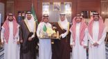 سمو محافظ الأحساء يستقبل إدارة نادي العيون الرياضي