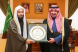 نائب أمير تبوك يستقبل مدير فرع الرئاسة العامة للبحوث العلمية والإفتاء بالمنطقة