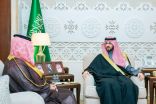 نائب أمير الشرقية يستقبل مدير عام فرع هيئة الهلال الأحمر بالمنطقة