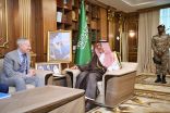 أمير جازان يستقبل سفير الولايات المتحدة الأمريكية والقنصل الأمريكي لدى المملكة