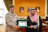 نائب أمير تبوك يستقبل مدير مستشفى الملك سلمان للقوات المسلحة بالشمالية الغربية 