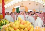 أمير جازان يُدشّن مهرجان المانجو والفواكه الاستوائية الـ20 بمحافظة صبيا