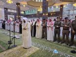 *آل ناشع يتقدم المصلين في صلاة عيد الأضحى المبارك*