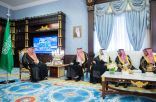 أمير منطقة الباحة يستقبل نائب وزير الموارد البشرية والتنمية الاجتماعية للعمل