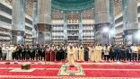 ” إمام وخطيب المسجد النبوي في خطبته ” يؤكد الإسلام جاء ليرسخ المعاني الإنسانية العليا والقيم المثلى التي تنشدها النفوس، ليرتقي بها إلى معارج الكمال الإنساني