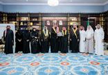 *الأمير حسام بن سعود يتسلم مفتاح المدينة العربية المسؤولة اجتماعيًا بعد أن تُوّجت مدينة الباحة بجائزتها لعام 2025م*