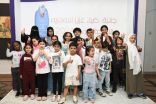 أطفال يبدعون في رسم الإبل بمركز الملك عبدالعزيز الثقافي